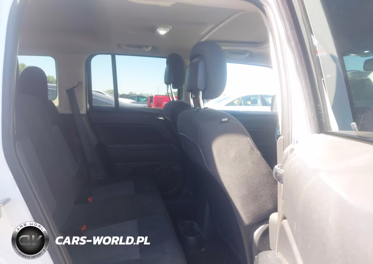 2014 Jeep Patriot Latitude VIN:1C4NJRFBXED575691 - 8