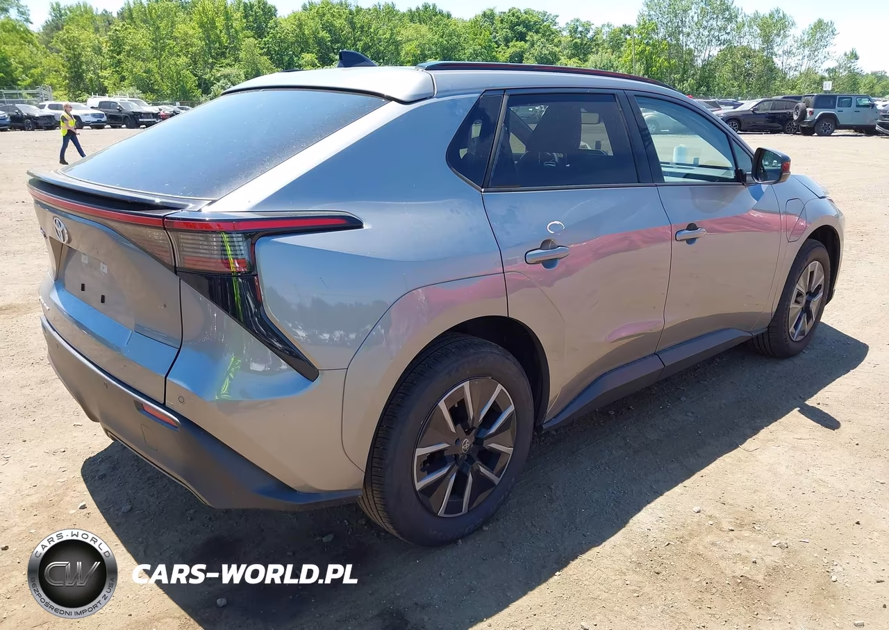 2026 Toyota Bz Xle VIN:JTMBDAFB6TA006055 - 4