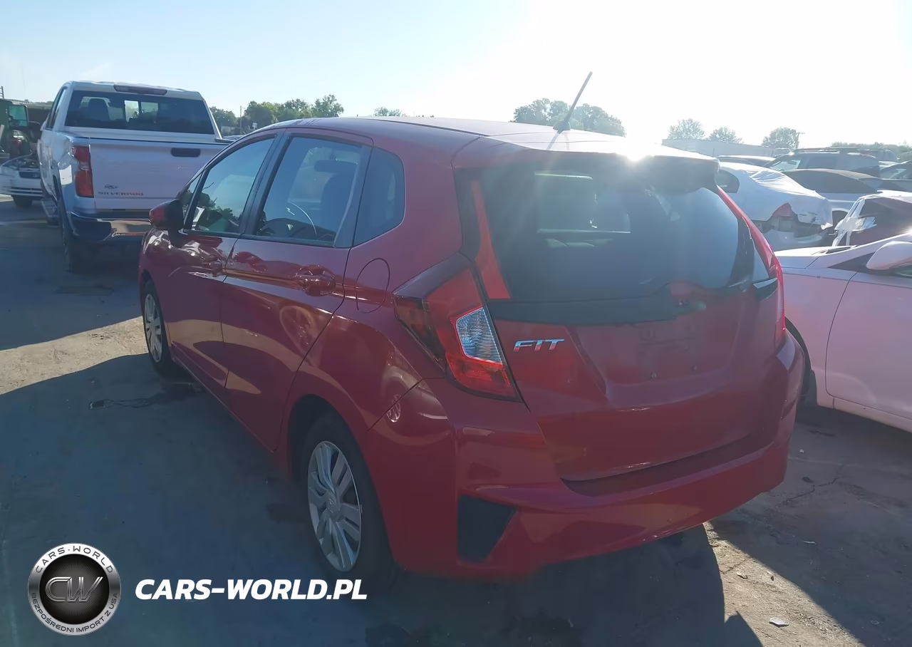 2015 Honda Fit Lx VIN:3HGGK5G50FM748083 - 3