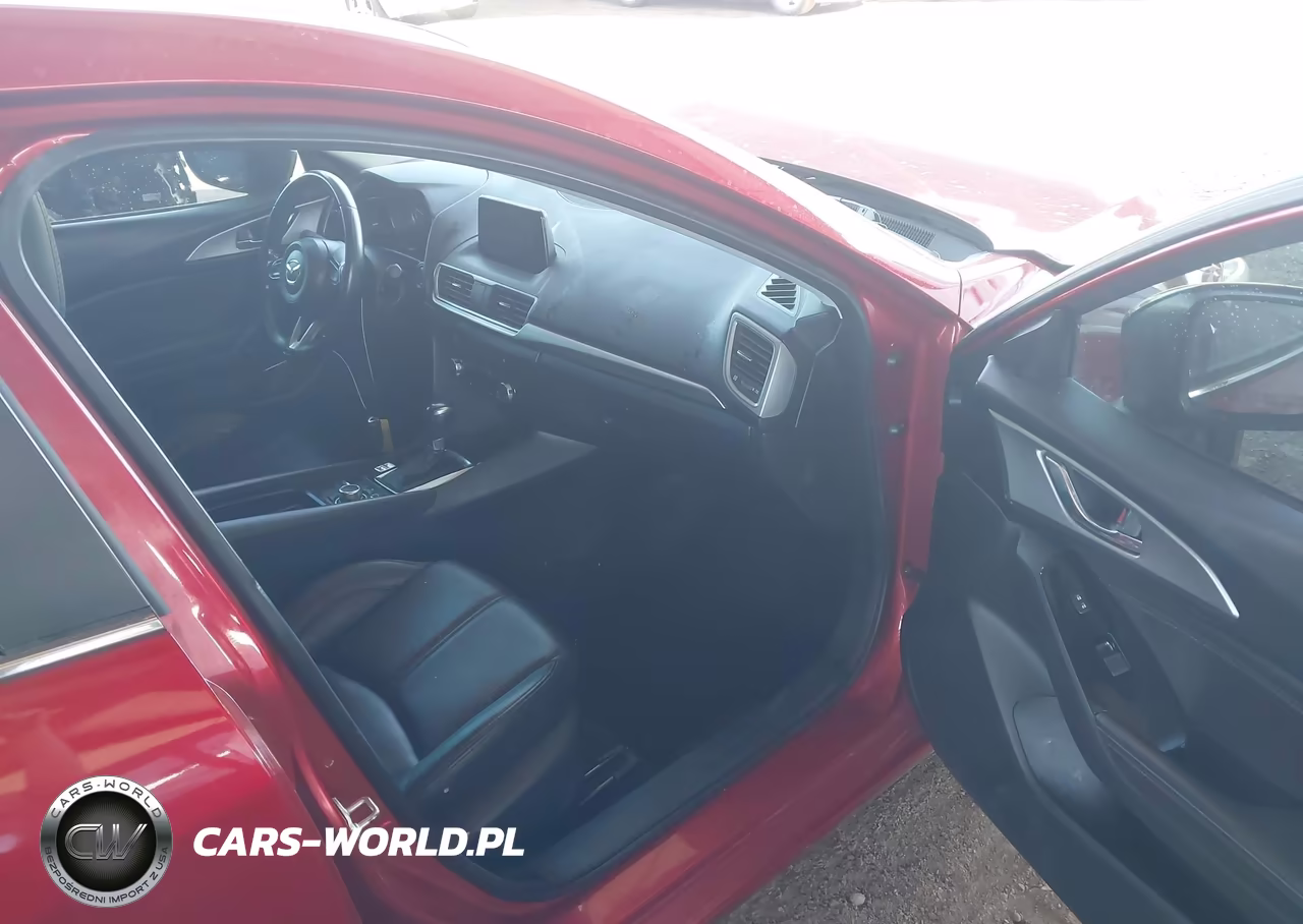 2018 Mazda Mazda3 Touring VIN:3MZBN1L32JM198601 - 5