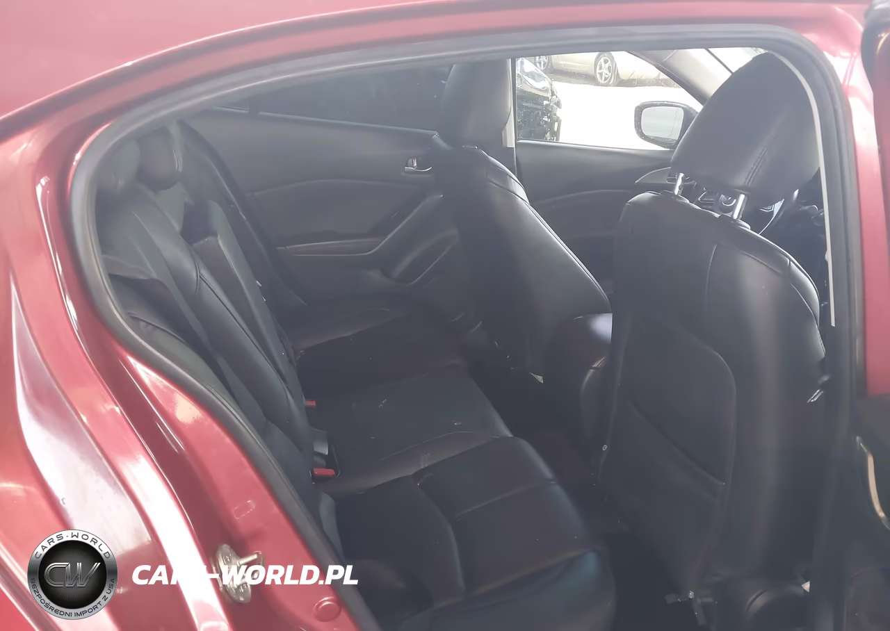 2018 Mazda Mazda3 Touring VIN:3MZBN1L32JM198601 - 8