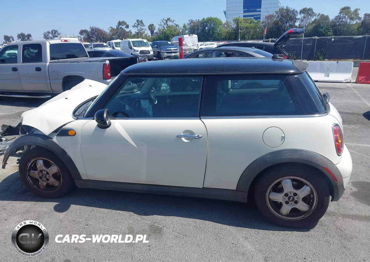 2010 Mini Cooper VIN:WMWMF3C54ATZ65644 - 15