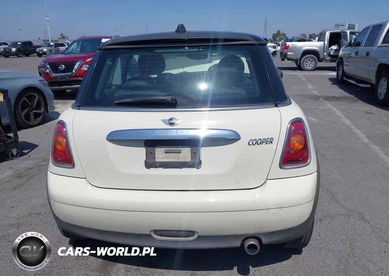2010 Mini Cooper VIN:WMWMF3C54ATZ65644 - 17