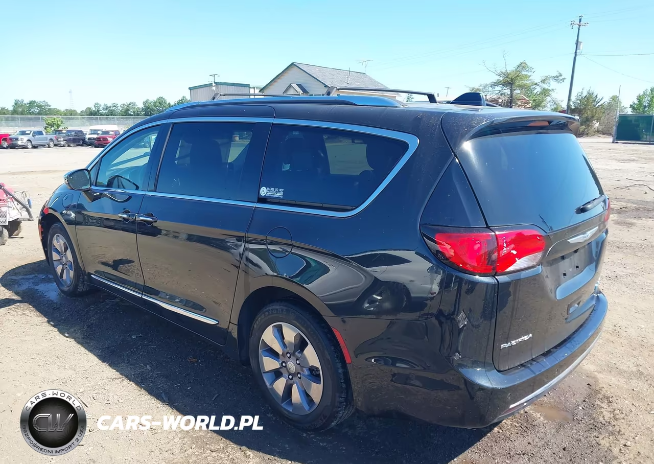 2019 Chrysler Pacifica Hybrid Limited VIN:2C4RC1N72KR508845 - 3