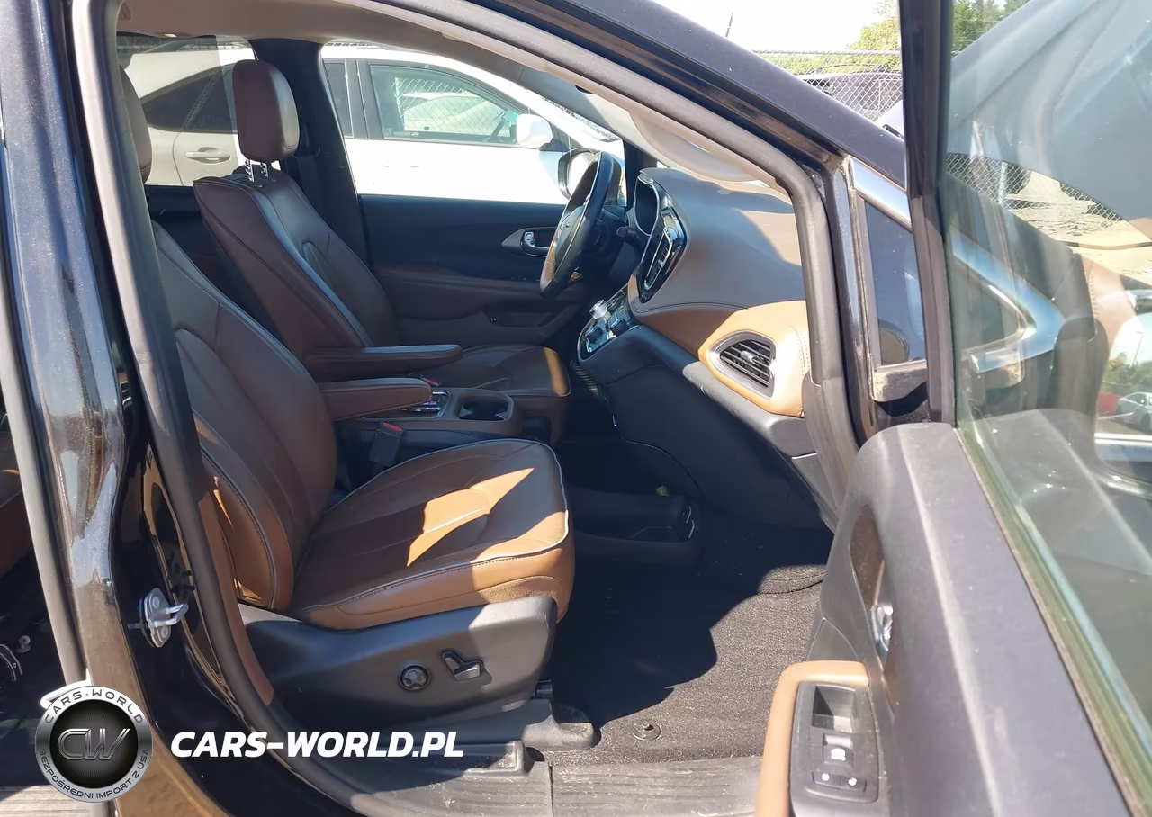 2019 Chrysler Pacifica Hybrid Limited VIN:2C4RC1N72KR508845 - 5