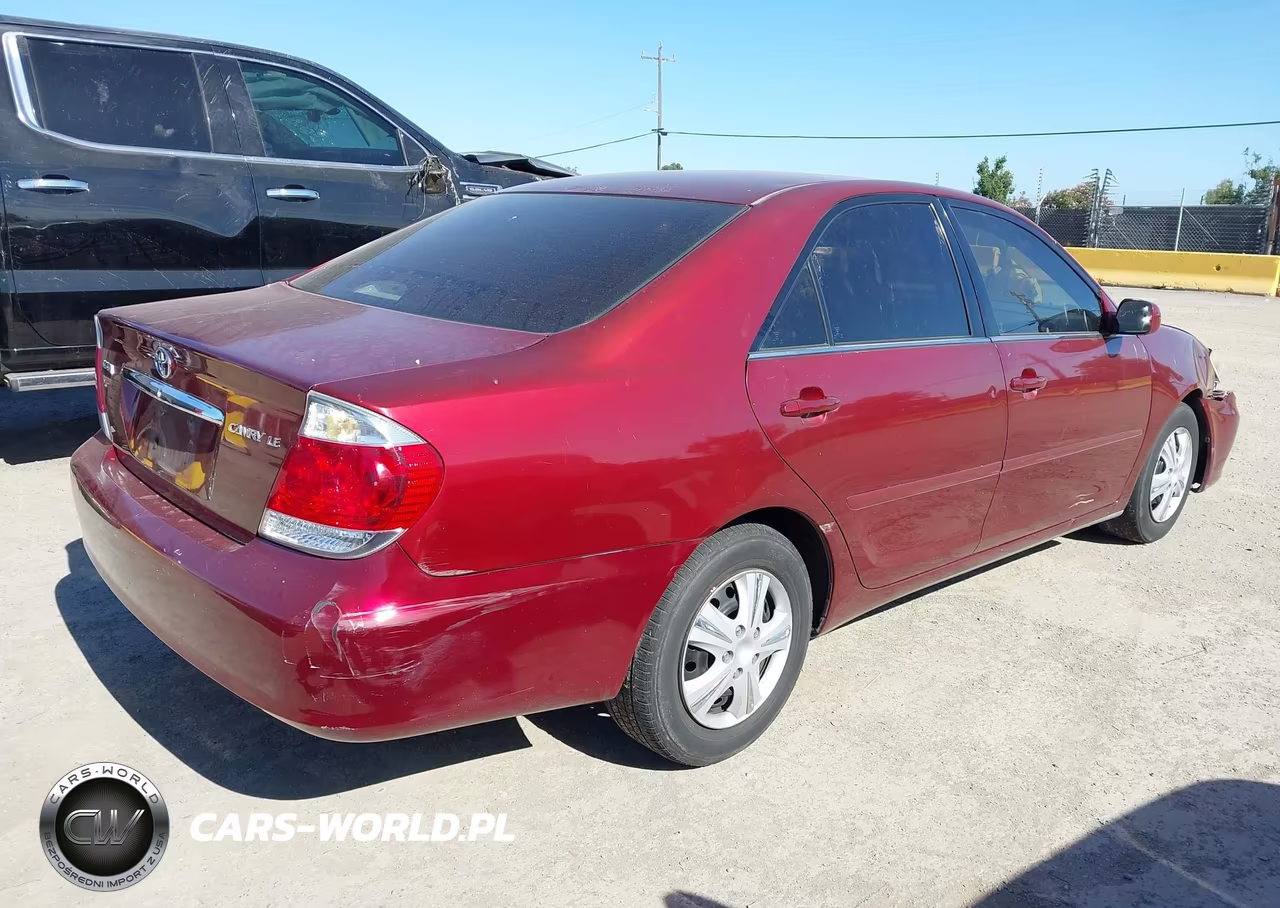 2005 Toyota Camry Le VIN:4T1BE30K75U070037 - 4