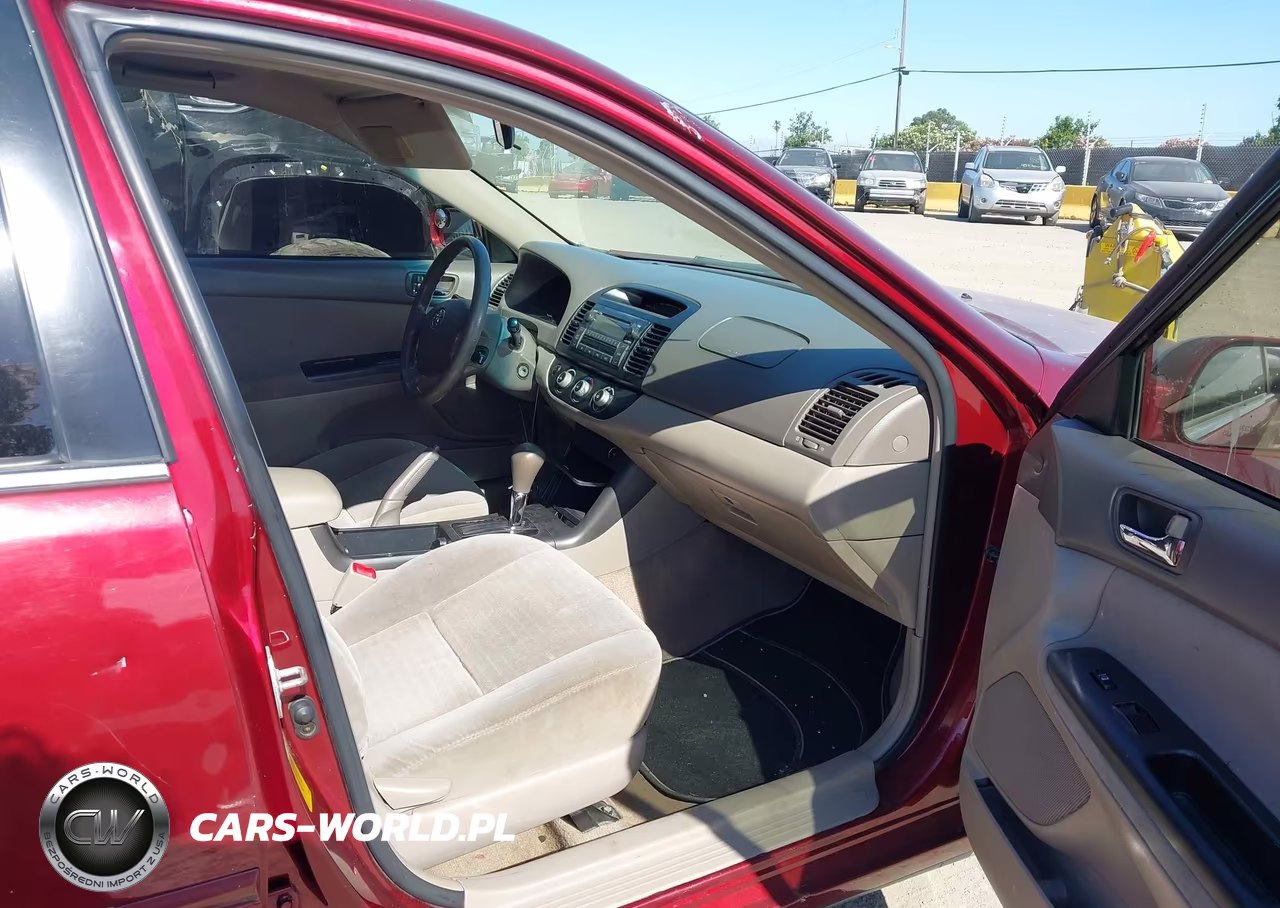 2005 Toyota Camry Le VIN:4T1BE30K75U070037 - 5