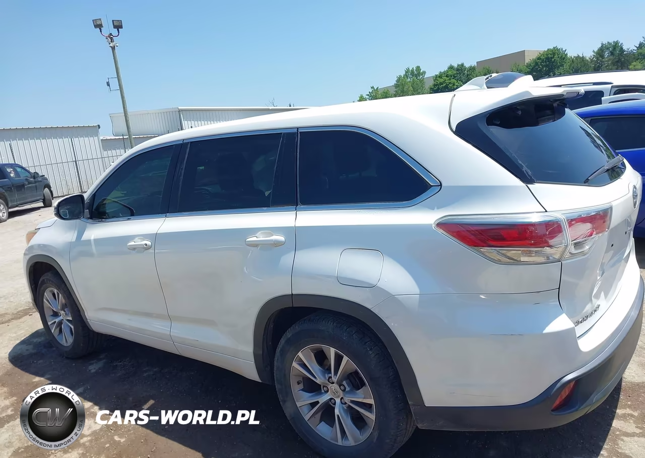2015 Toyota Highlander Le Plus V6 VIN:5TDZKRFH3FS044034 - 14