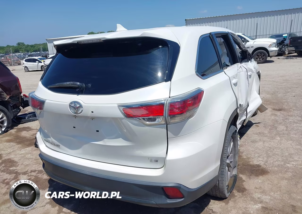 2015 Toyota Highlander Le Plus V6 VIN:5TDZKRFH3FS044034 - 4