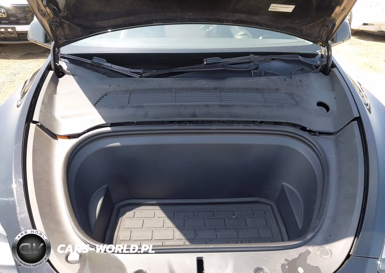 2022 Tesla Model Y Long Range Dual Motor All-Wheel Drive VIN:7SAYGDEE0NF411985 - 10