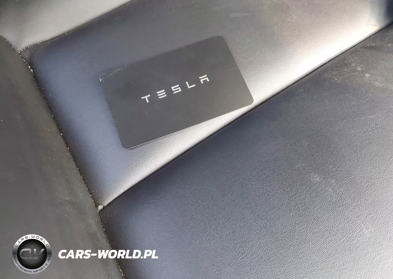 2022 Tesla Model Y Long Range Dual Motor All-Wheel Drive VIN:7SAYGDEE0NF411985 - 11