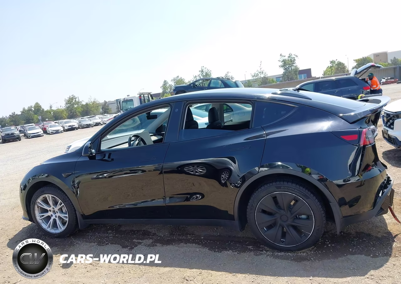 2022 Tesla Model Y Long Range Dual Motor All-Wheel Drive VIN:7SAYGDEE0NF411985 - 15