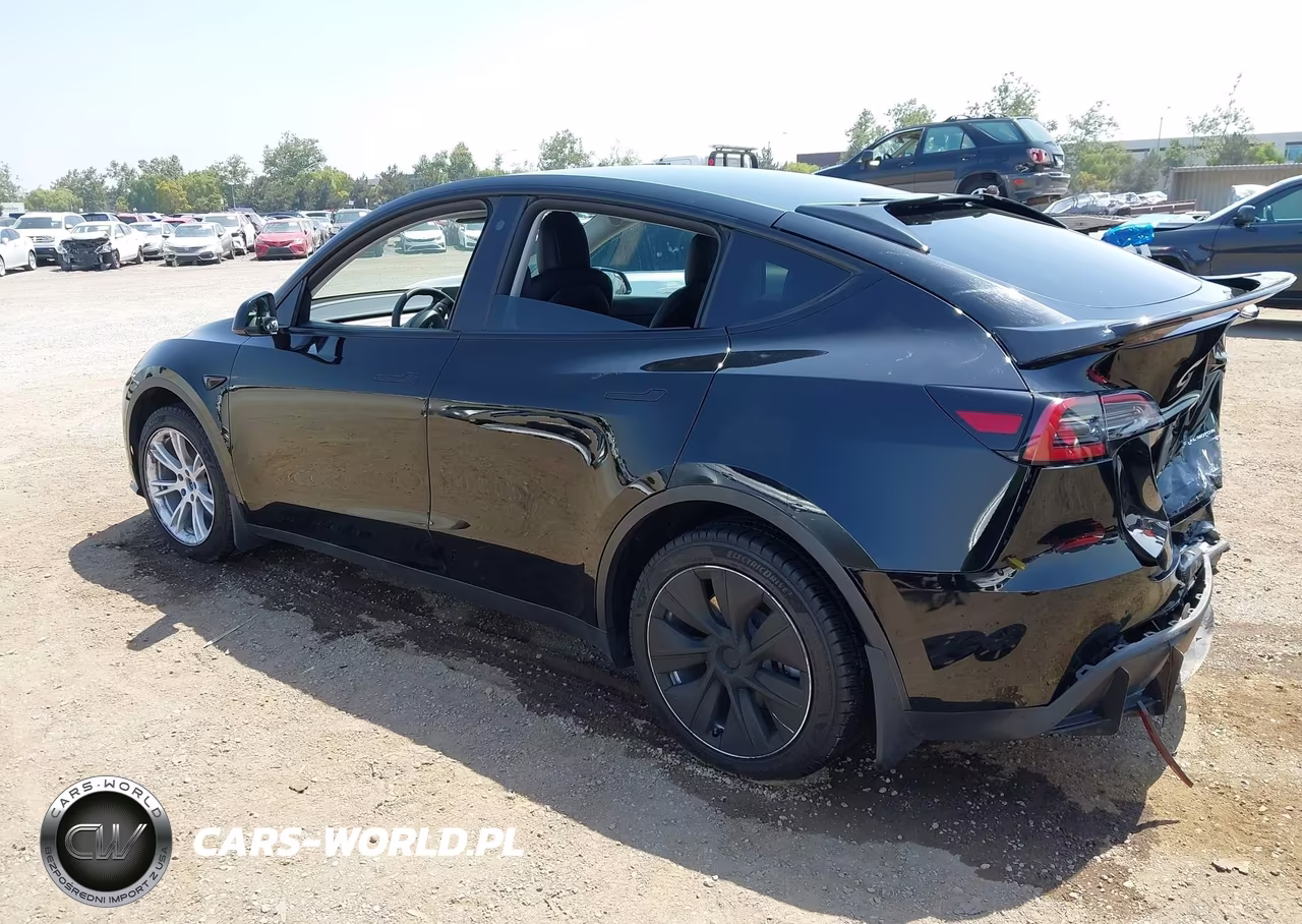 2022 Tesla Model Y Long Range Dual Motor All-Wheel Drive VIN:7SAYGDEE0NF411985 - 3