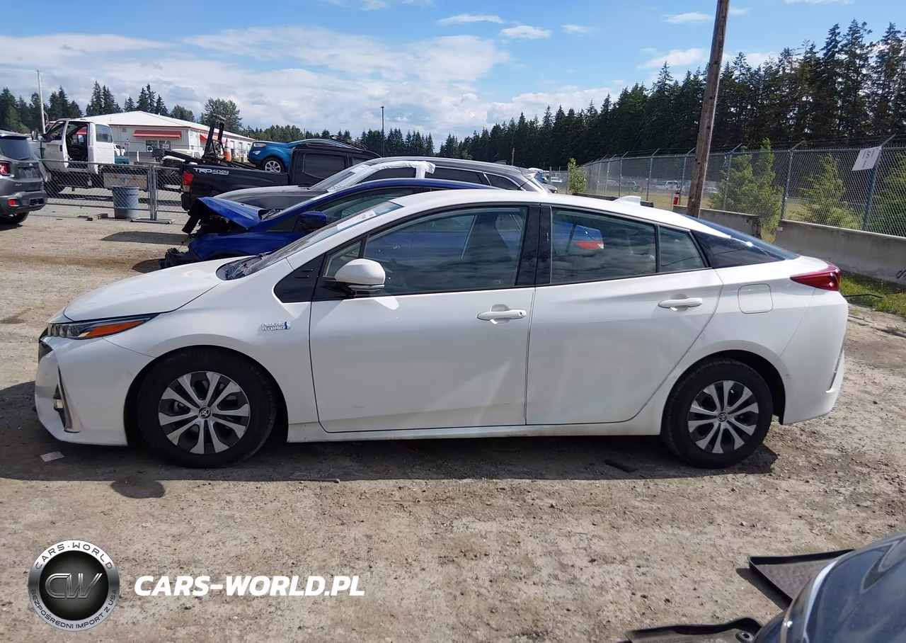 2020 Toyota Prius Prime Limited VIN:JTDKARFP9L3141120 - 14