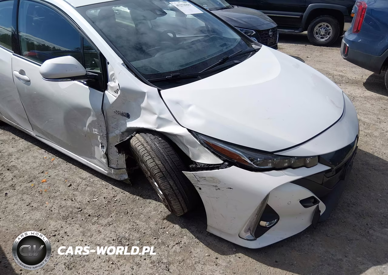 2020 Toyota Prius Prime Limited VIN:JTDKARFP9L3141120 - 6
