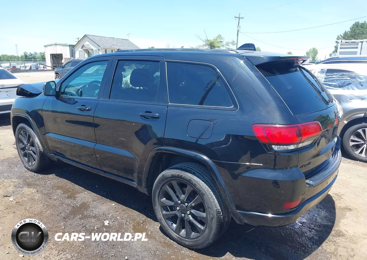 2021 Jeep Grand Cherokee Laredo X 4X4 VIN:1C4RJFAG4MC829001 - 3