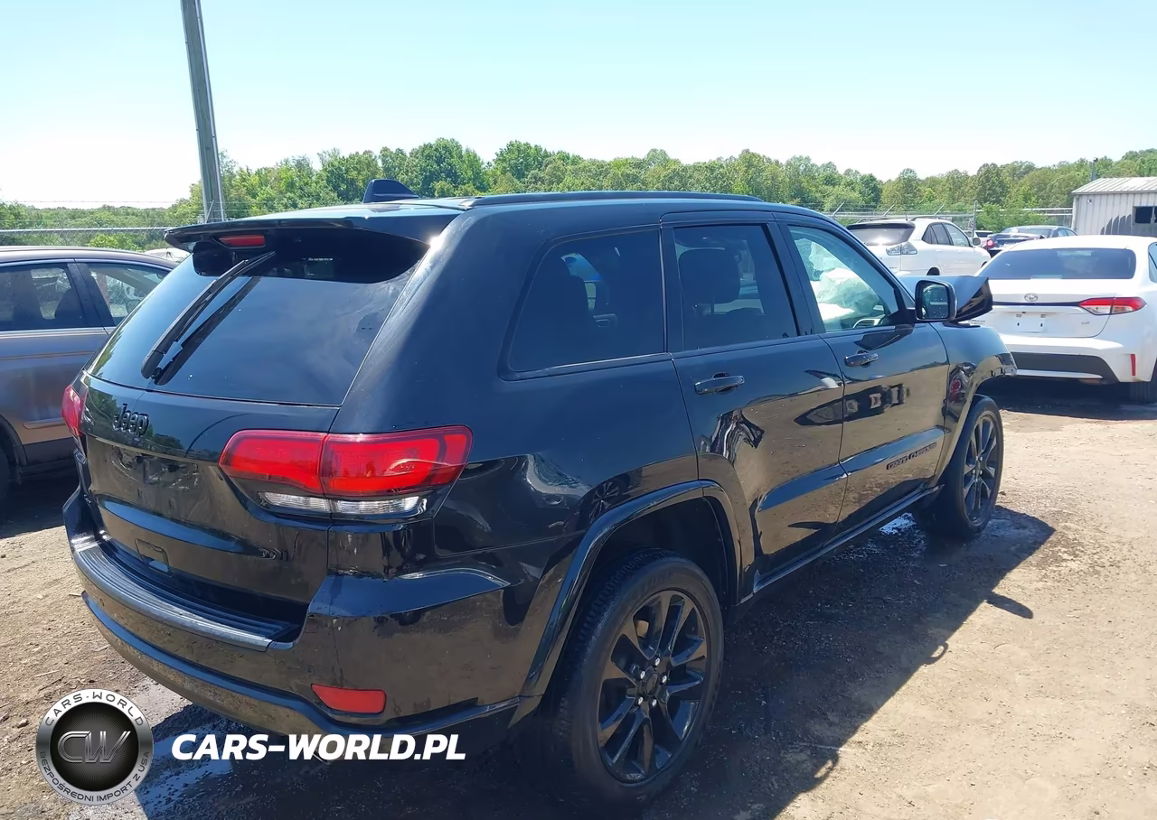 2021 Jeep Grand Cherokee Laredo X 4X4 VIN:1C4RJFAG4MC829001 - 4