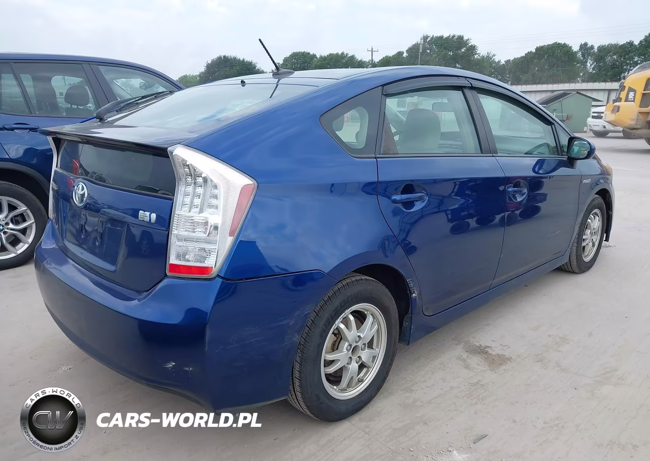 2011 Toyota Prius Two VIN:JTDKN3DU4B1403341 - 4