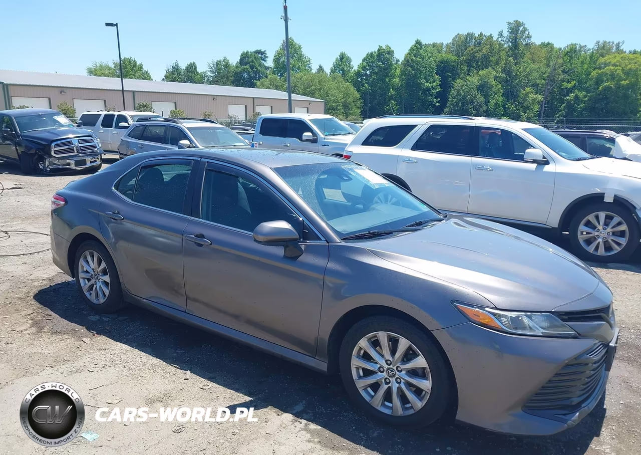 2019 Toyota Camry Le – zdjęcie 1 z 16