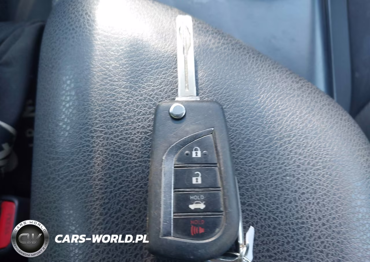 2019 Toyota Camry Le VIN:4T1B11HK2KU789874 - 11