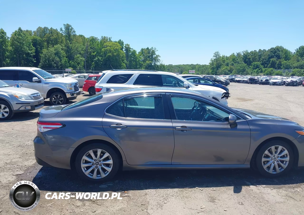 2019 Toyota Camry Le VIN:4T1B11HK2KU789874 - 13