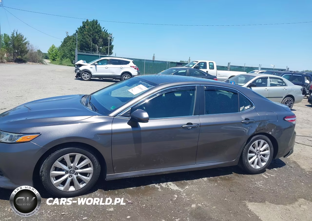 2019 Toyota Camry Le VIN:4T1B11HK2KU789874 - 14