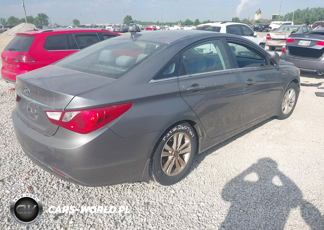 2013 Hyundai Sonata Gls VIN:5NPEB4AC2DH560093 - 4