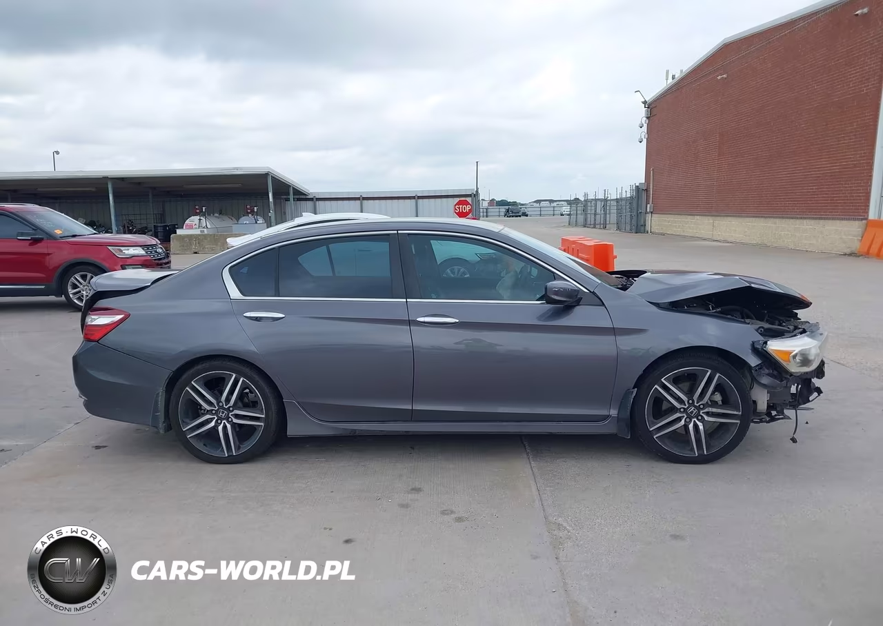 2017 Honda Accord Sport VIN:1HGCR2F5XHA030793 - 14