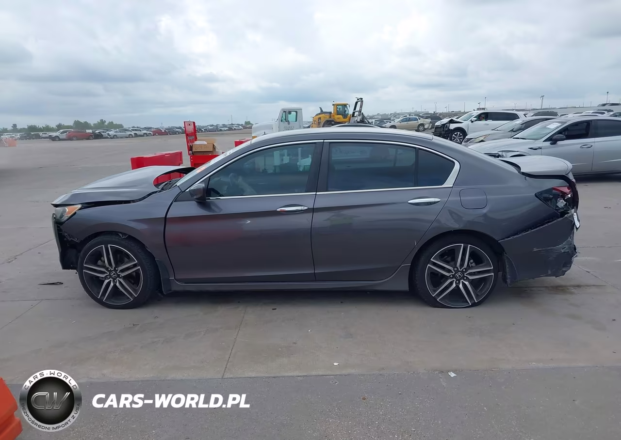 2017 Honda Accord Sport VIN:1HGCR2F5XHA030793 - 15