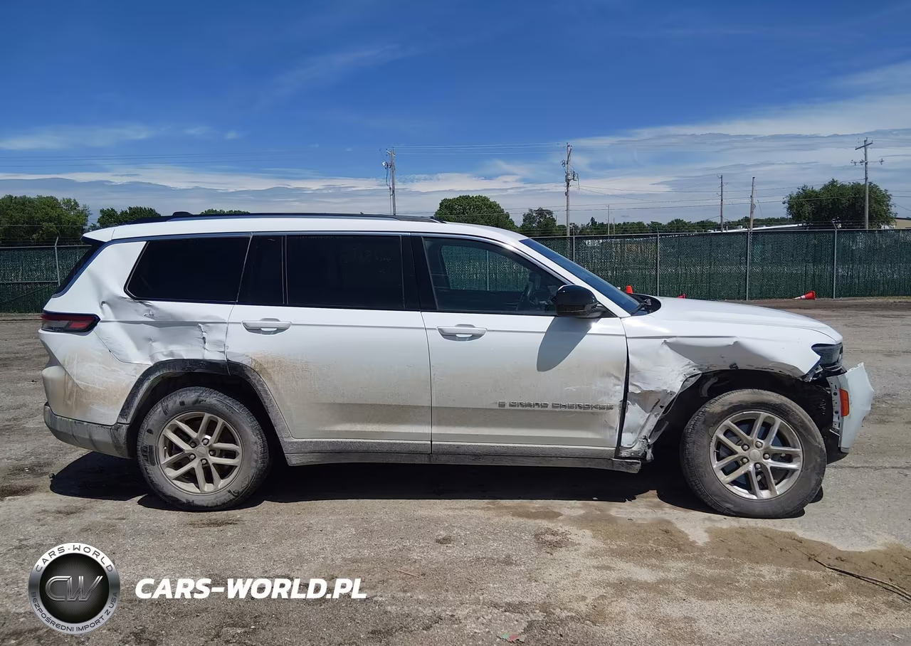 2023 Jeep Grand Cherokee L Laredo 4X4 VIN:1C4RJKAG4P8815180 - 13