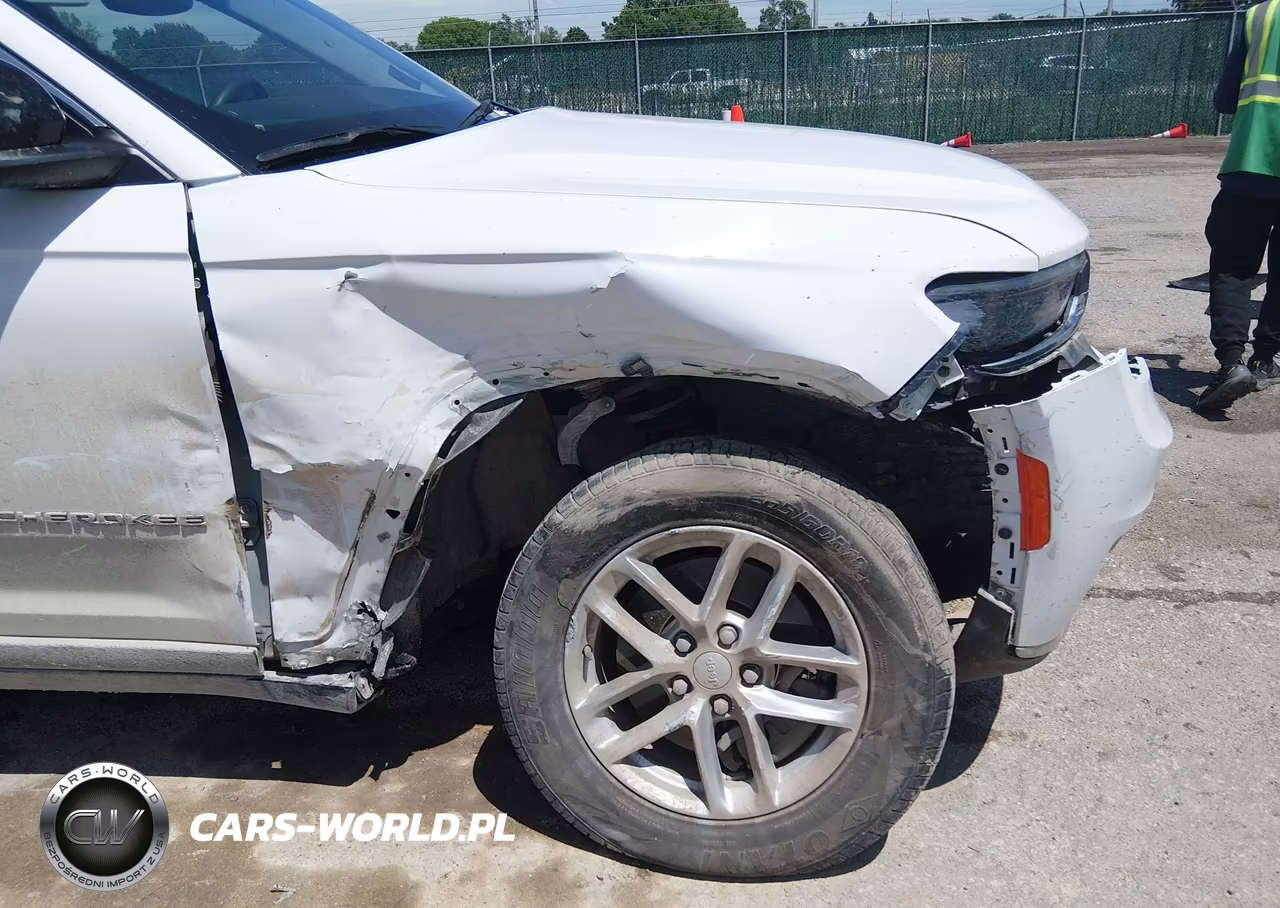 2023 Jeep Grand Cherokee L Laredo 4X4 VIN:1C4RJKAG4P8815180 - 6