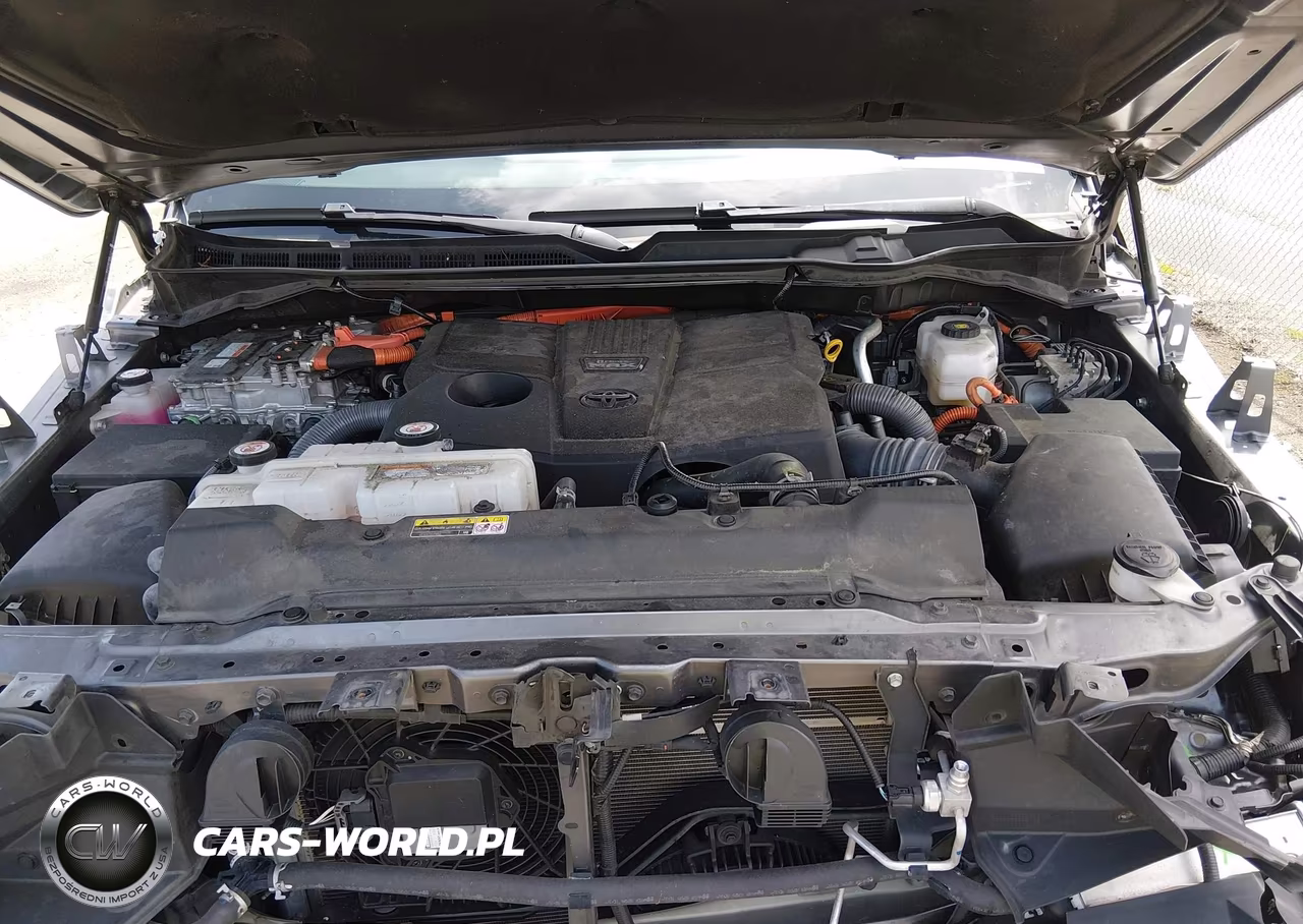 2023 Toyota Tundra Hybrid Platinum VIN:5TFNC5ECXPX003955 - 10