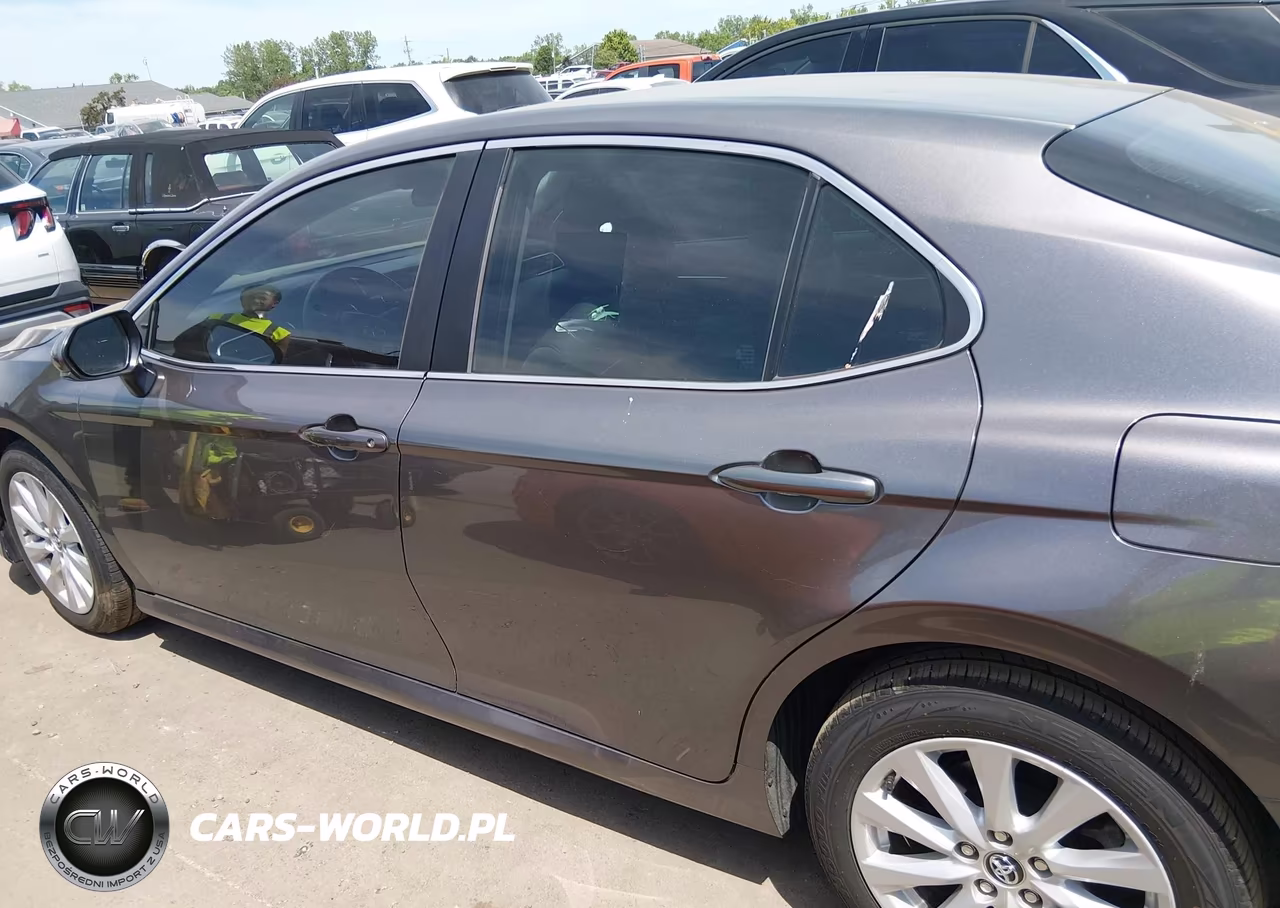 2018 Toyota Camry Le VIN:4T1B11HK7JU644263 - 14