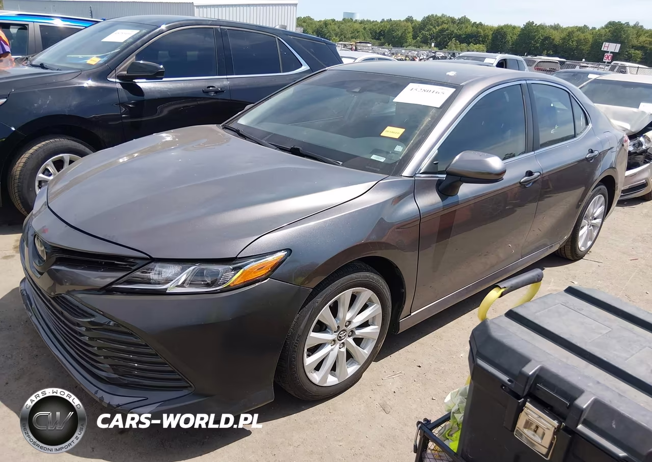 2018 Toyota Camry Le VIN:4T1B11HK7JU644263 - 2