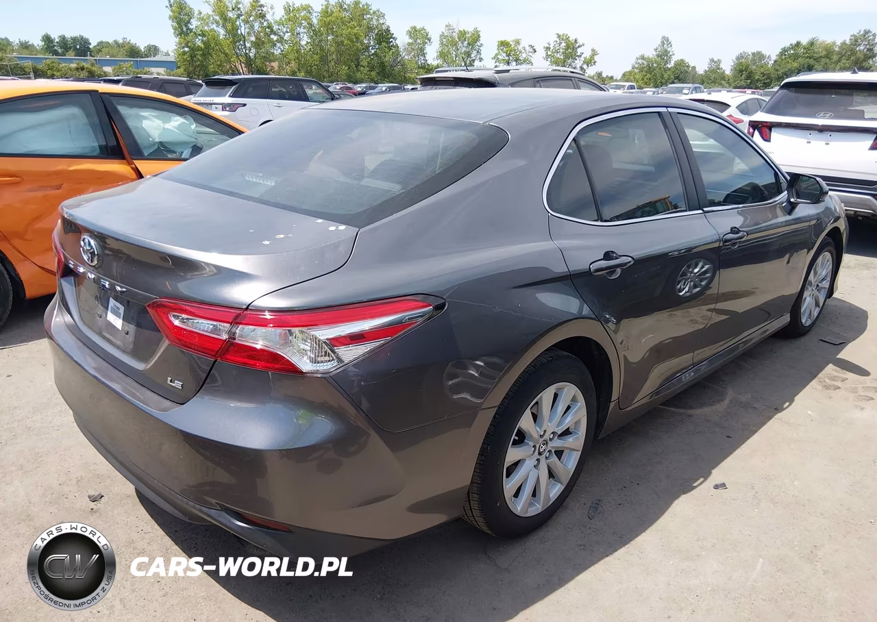 2018 Toyota Camry Le VIN:4T1B11HK7JU644263 - 4