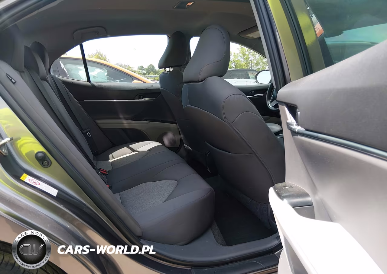 2018 Toyota Camry Le VIN:4T1B11HK7JU644263 - 8
