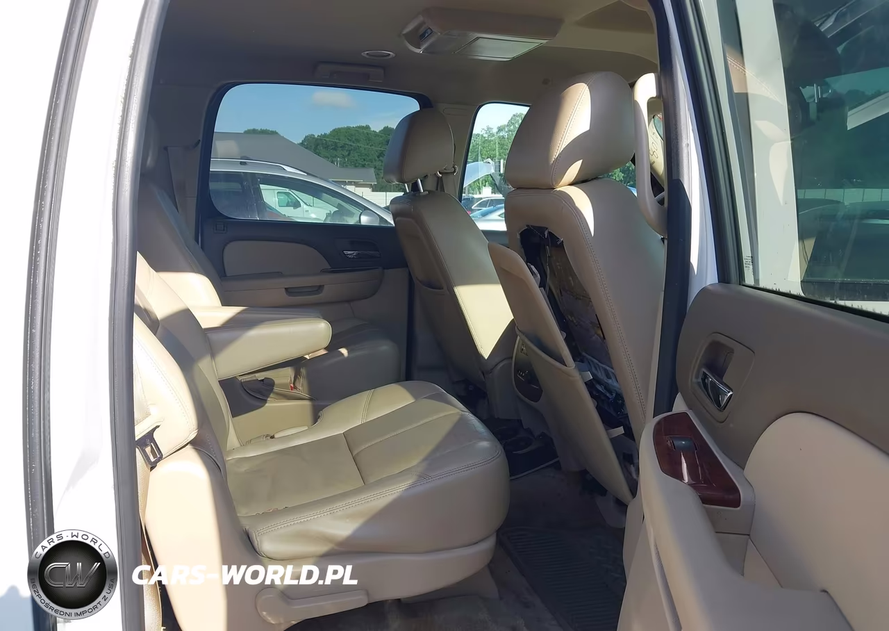 2013 Chevrolet Suburban 1500 Lt VIN:1GNSCJE07DR323663 - 8