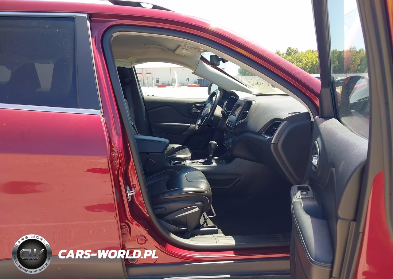 2020 Jeep Cherokee Latitude Plus Fwd VIN:1C4PJLLB4LD585818 - 5