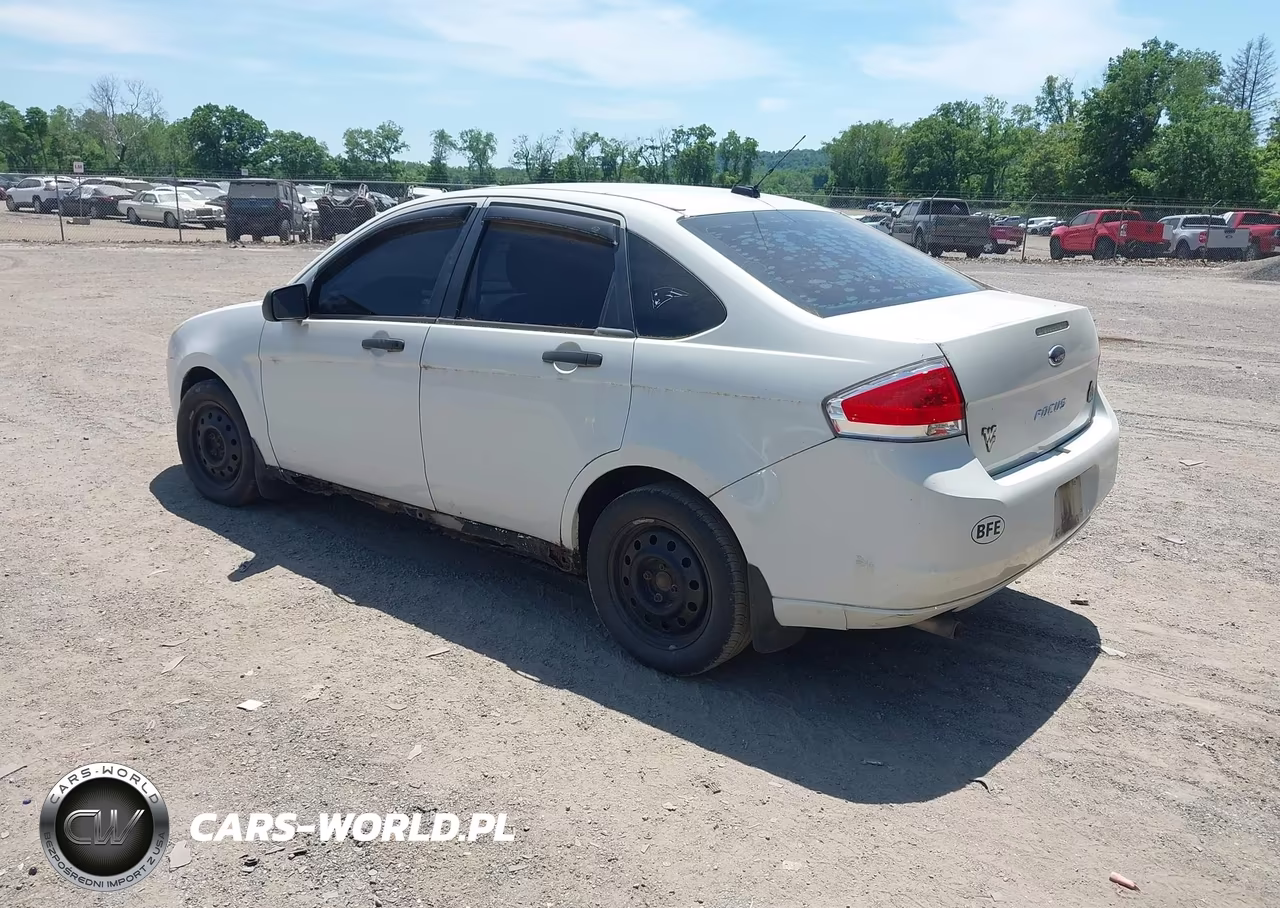2010 Ford Focus S VIN:1FAHP3EN8AW135915 - 3