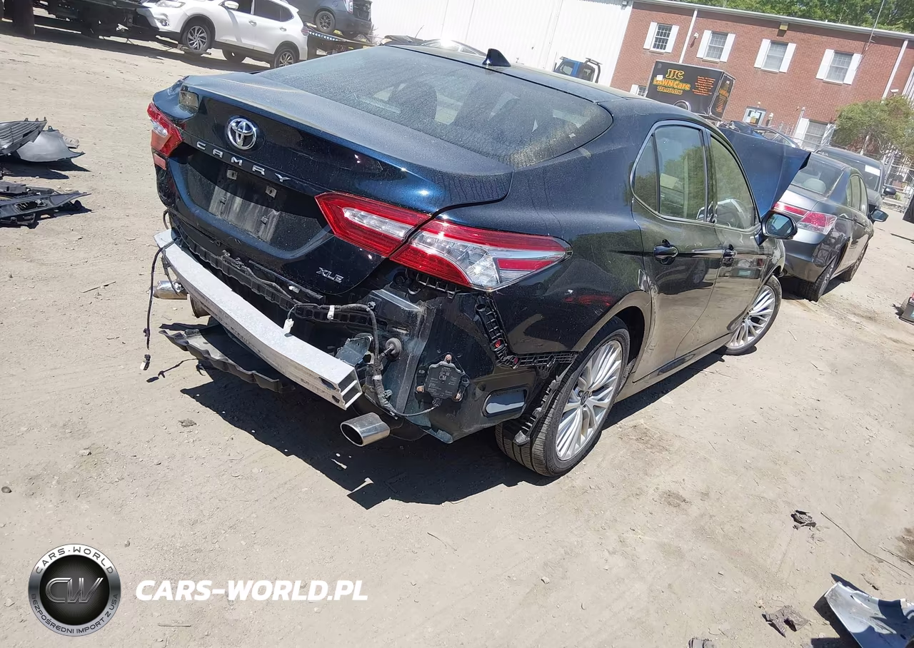 2018 Toyota Camry Xle V6 VIN:4T1BZ1HK7JU505744 - 4