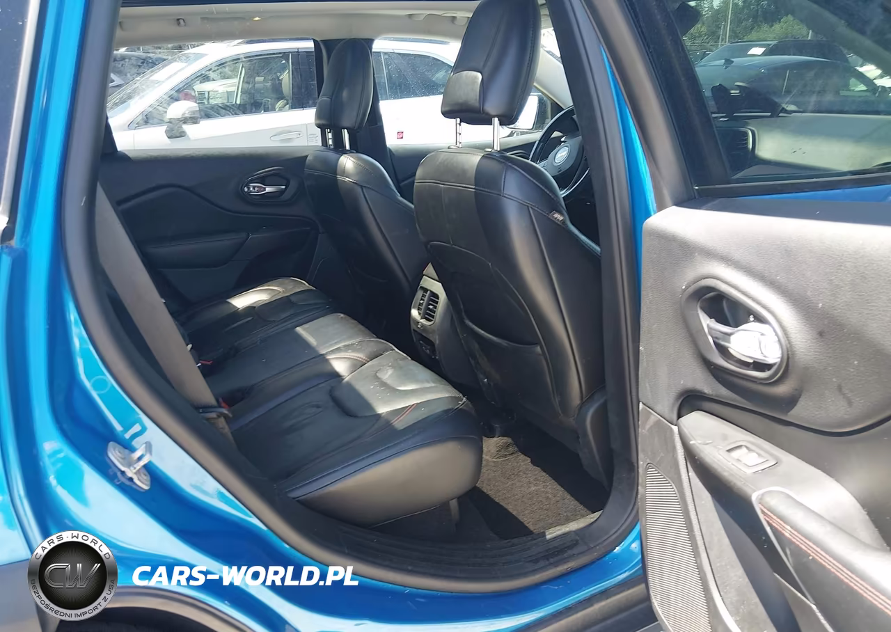 2019 Jeep Cherokee Trailhawk Elite 4X4 VIN:1C4PJMBN0KD153341 - 18
