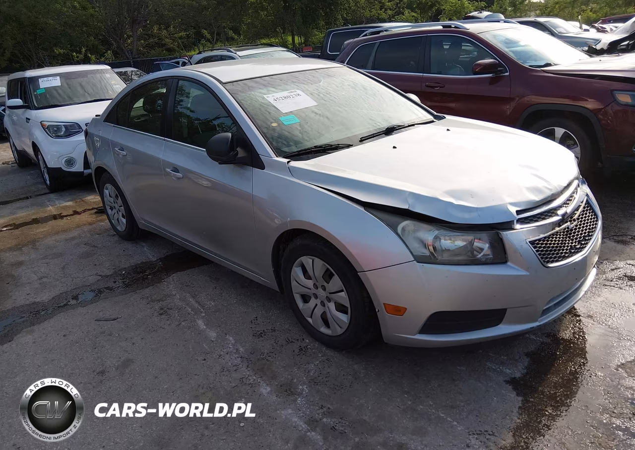 2012 Chevrolet Cruze Ls – zdjęcie 1 z 13