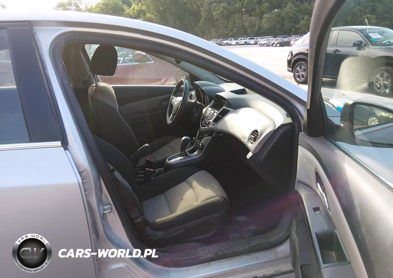 2012 Chevrolet Cruze Ls VIN:1G1PC5SHXC7151132 - 5