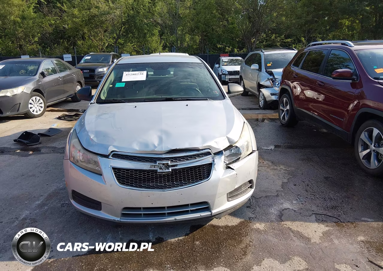 2012 Chevrolet Cruze Ls VIN:1G1PC5SHXC7151132 - 6