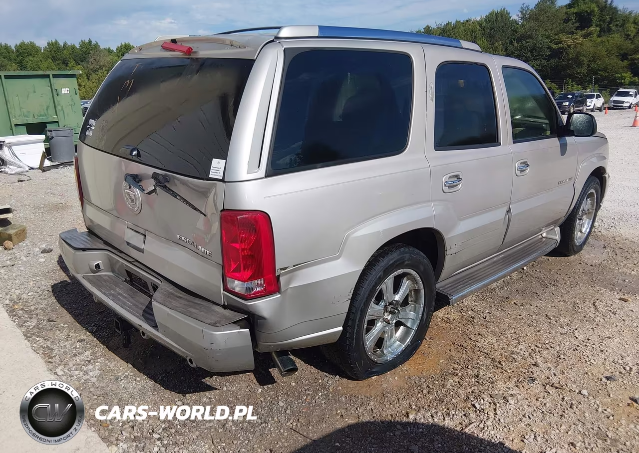 2005 Cadillac Escalade Standard VIN:1GYEC63N45R215580 - 4