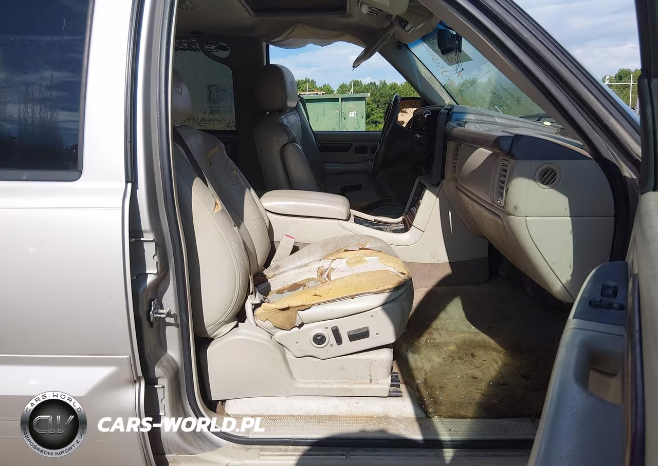 2005 Cadillac Escalade Standard VIN:1GYEC63N45R215580 - 5