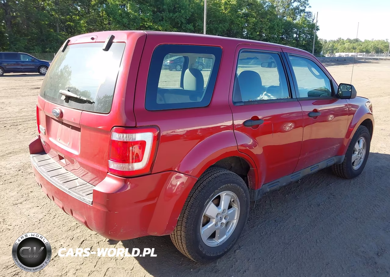 2010 Ford Escape Xls VIN:1FMCU9C72AKD30027 - 4