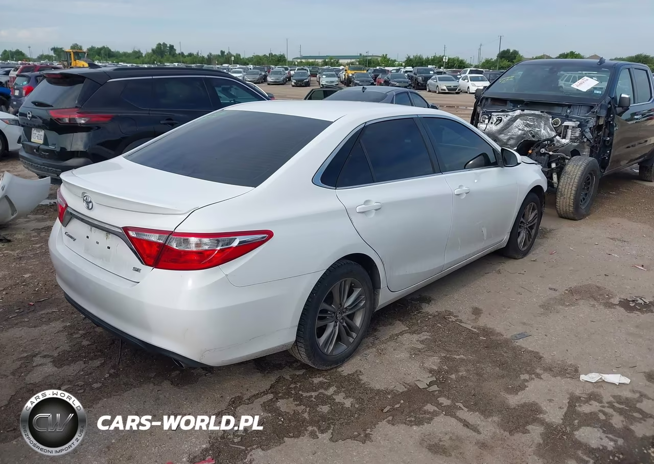 2017 Toyota Camry Se VIN:4T1BF1FK1HU812428 - 4