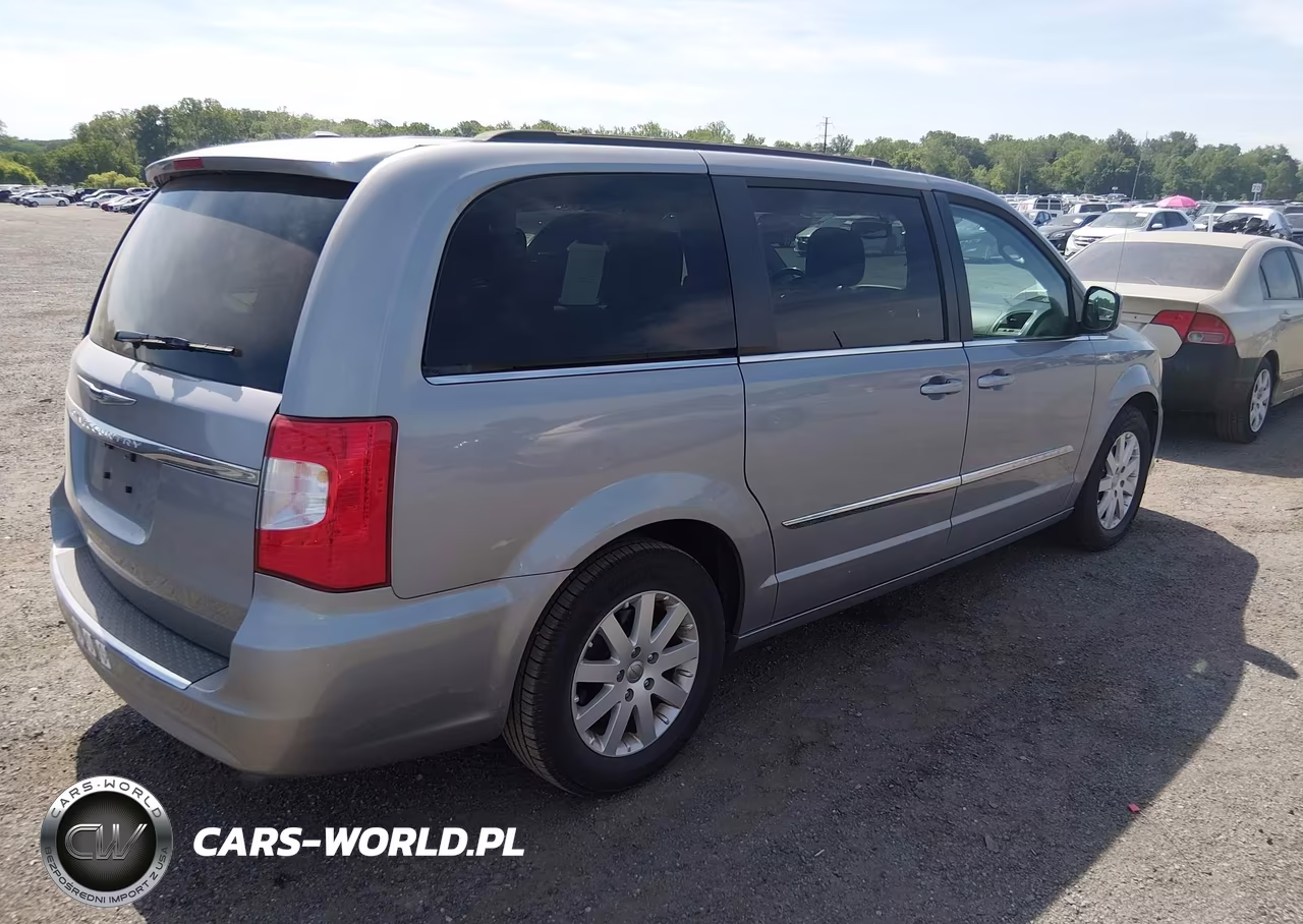 2016 Chrysler Town & Country Touring VIN:2C4RC1BG4GR298079 - 4