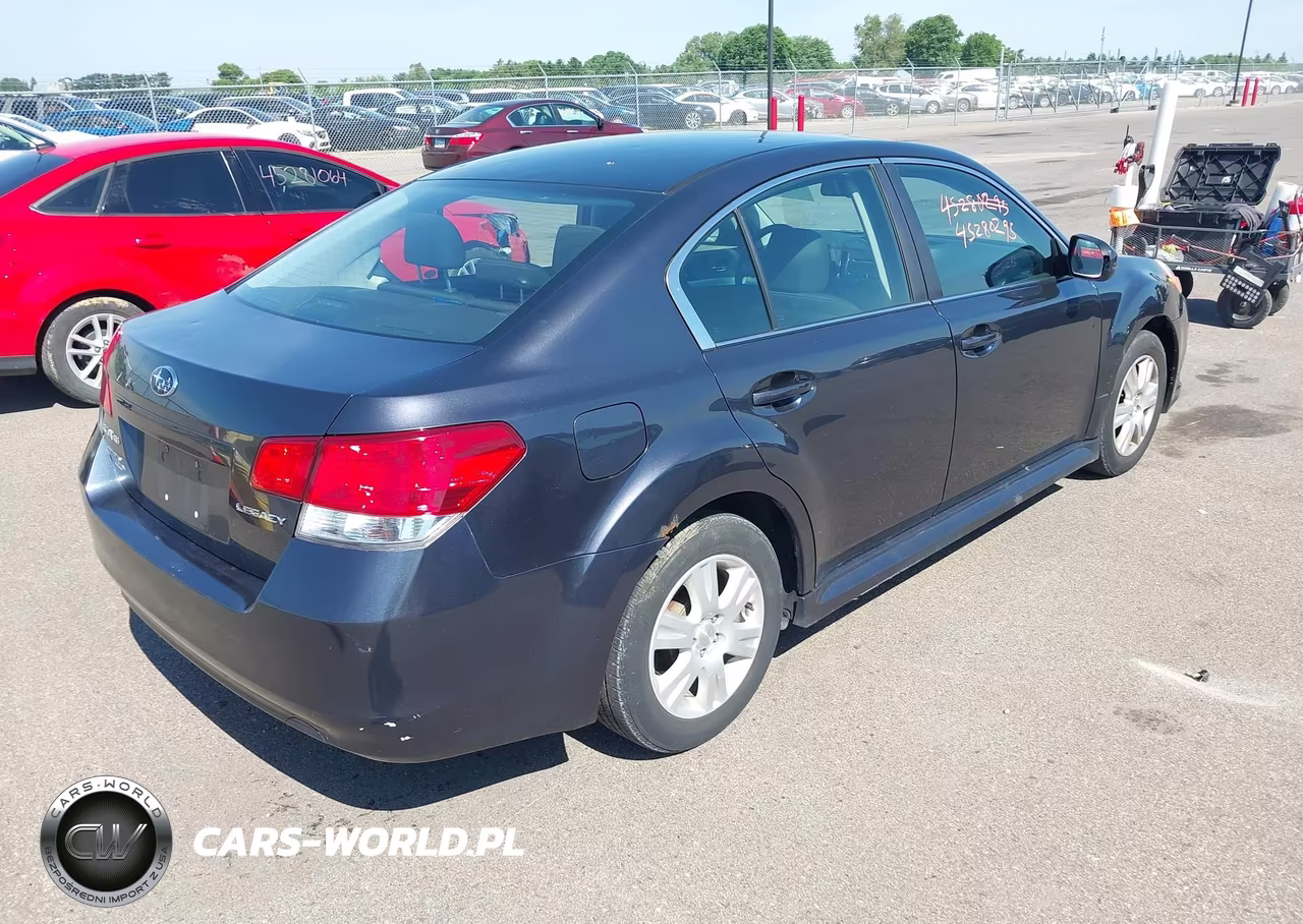 2010 Subaru Legacy 2.5I Premium VIN:4S3BMCC60A3238008 - 4
